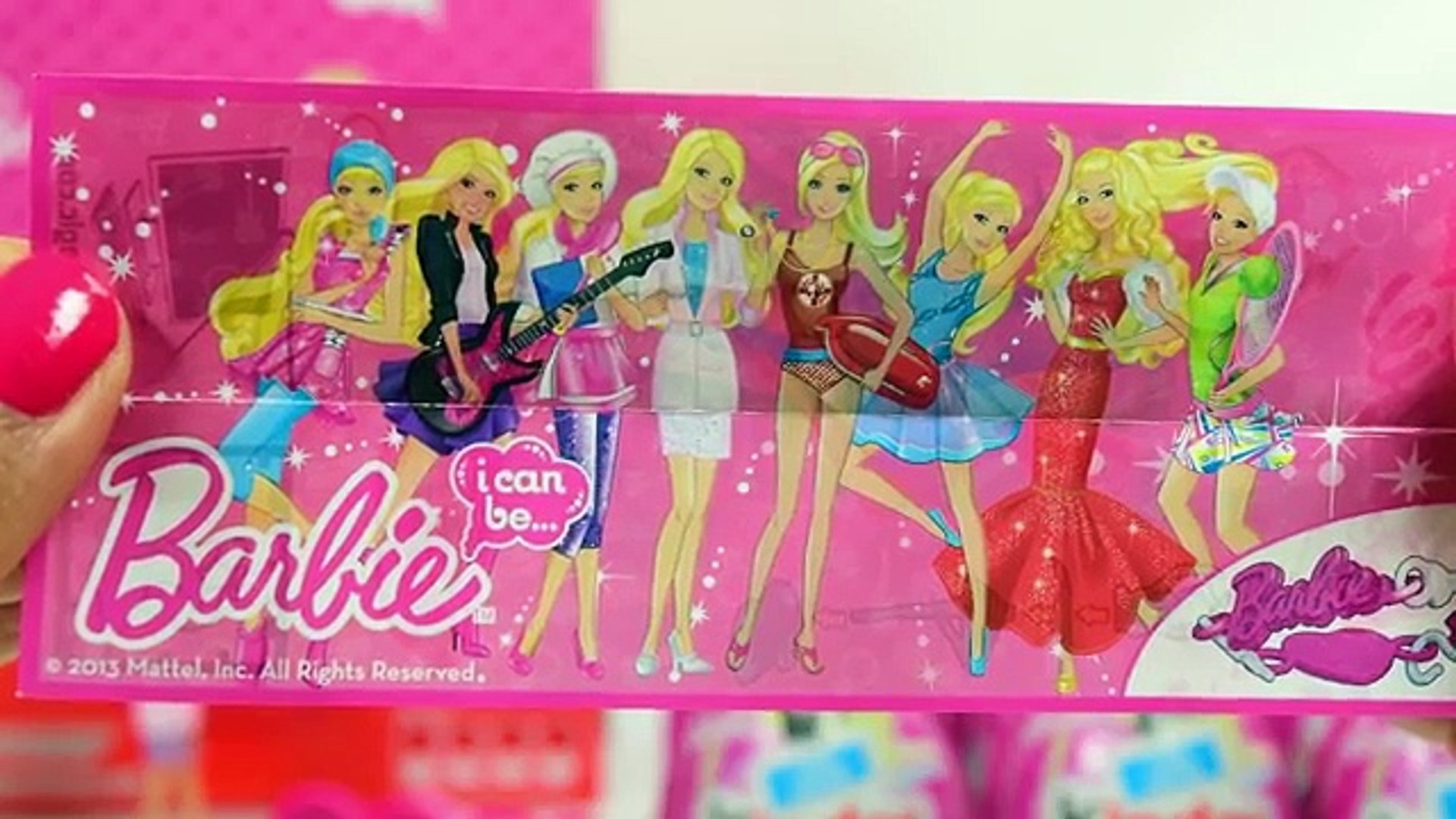 Huevos kinder Sorpresa Barbie Coleccion Quiero Ser en Español | JuguetesYSorpresas - video dailymotion