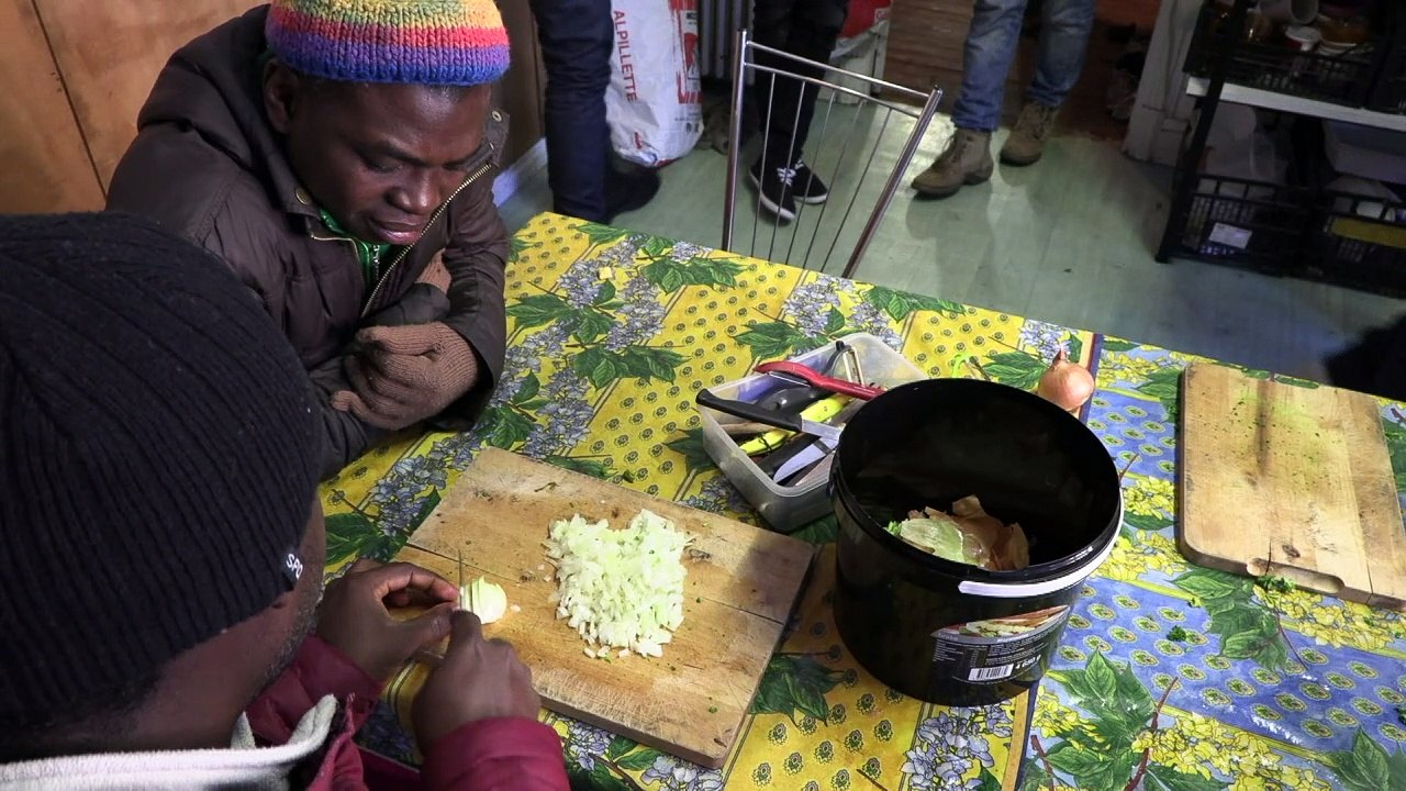 Pour les jeunes Guinéens et Ivoiriens, émigrer à tout prix