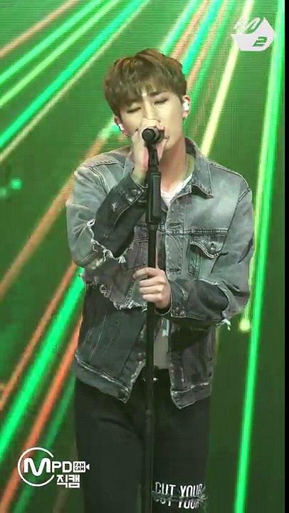 [MPD직캠] 김성규 직캠 '끌림(Stuck On)' (KIM SUNG KYU FanCam) - @MCOUNTDOWN_2018.3.1