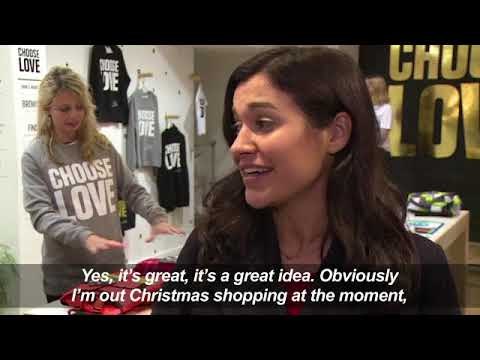 London pop-up store sells Christmas gifts for refugees