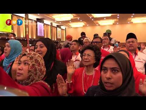 Pimpinan Pakatan Harapan menandatangani Ikrar Shah Alam