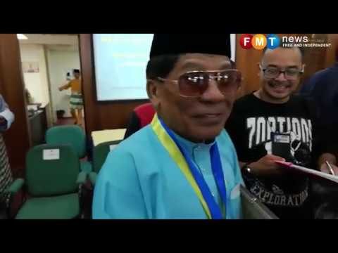 Rocky Din sings the Marilah Mengundi jingle for FMT