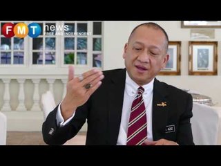 Nazri: Umno ministers can't count? Well, Dr M is like a leper