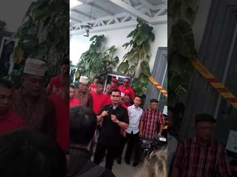 Jamal 'reopens' sealed hotel with ribbon-cutting ceremony