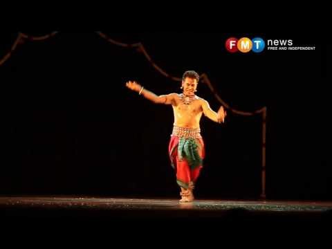 Amarous Delight, epik eksotik di atas pentas Ramli Ibrahim