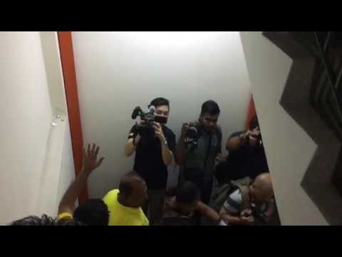 Bersih supporters taunt policemen as Maria arrested