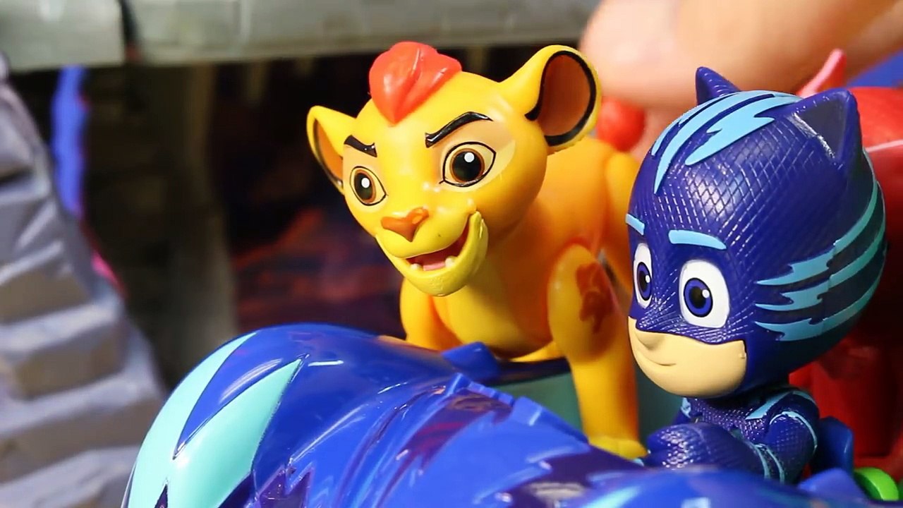 The Lion Guard Kion And PJ Masks Team Up To Rescue Lost Dog At Hyenas Hide Out Playset
