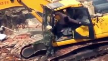 Amazing Idiots Operator Construction Excavator Trucks Heavy Equipment Fails / Win