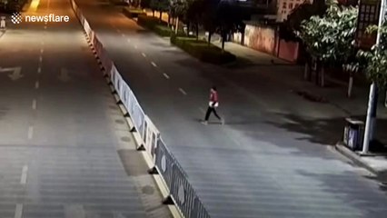 Drunk teenager pulls down huge central reservation