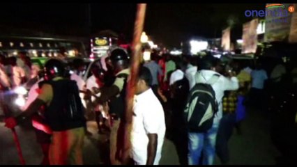 தினகரன், ஓபிஎஸ் ஆதரவாளர்களுக்கு இடையே தள்ளுமுள்ளு- வீடியோ