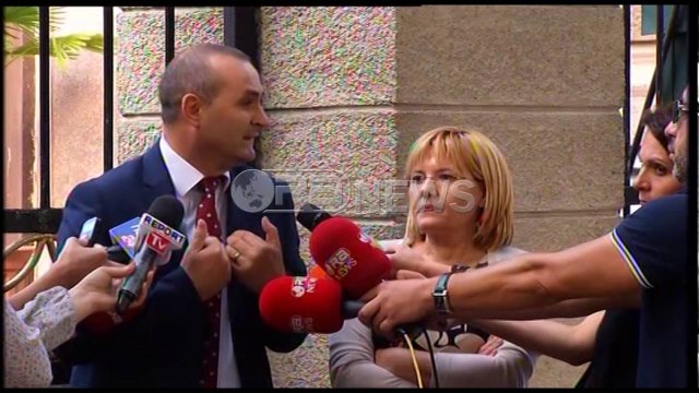 Ora News - PD: Mazhoranca po zhbën kushtetutën, PS: Opozita e paqartë çfarë kërkon