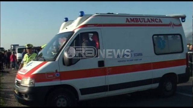 Ora News – Lezhë, përplasen dy automjete, humb jetën 50-vjeçarja, 5 plagosen