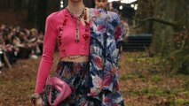 Karl Lagerfeld décrypte la collection Chanel automne-hiver 2018-2019