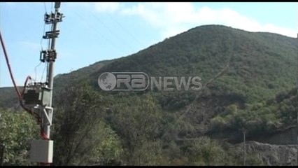 Ora News – Në fshatin Fushë Thanë, pas 16 vitesh rikthehet energjia elektrike