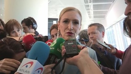 Cifuentes respeta la opinión de Rajoy pero mañana trabajará "aún más si cabe"