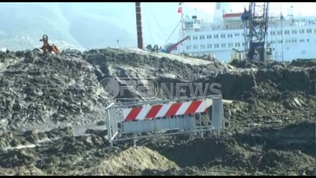 Ora News - Punimet në port nxjerrin në dritë predhën e Luftës së Dytë Botërore