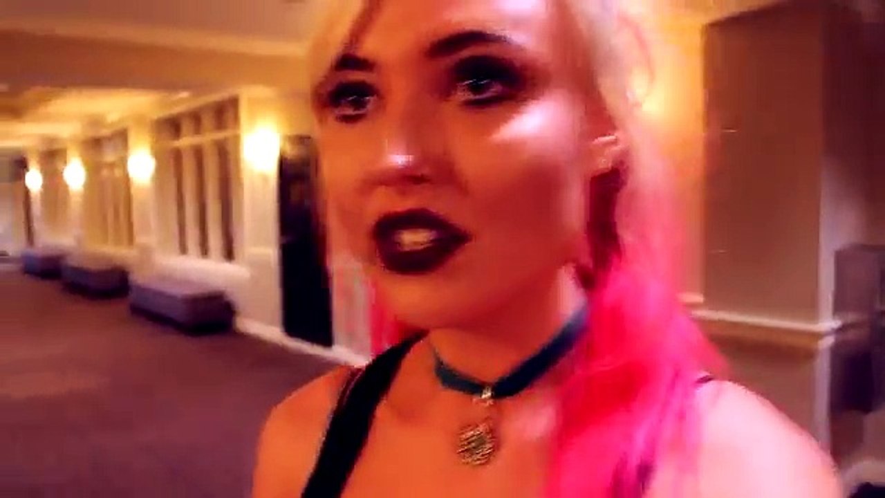 EXPLORING A HAUNTED HOTEL!