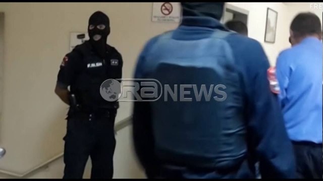 Ora News - Dhimbja e nënës, djali i së cilës është autori i masakrës në Shkodër