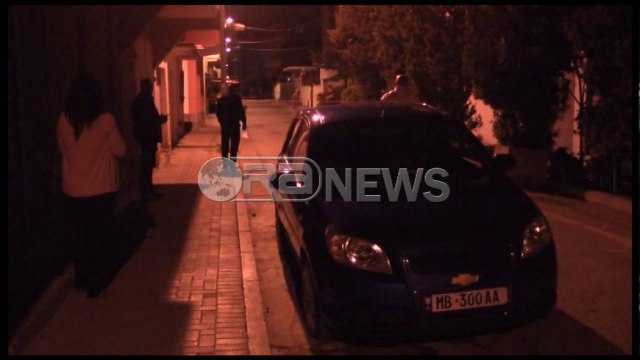 Ora News - Durrës, djali plagos babain me armë zjarri