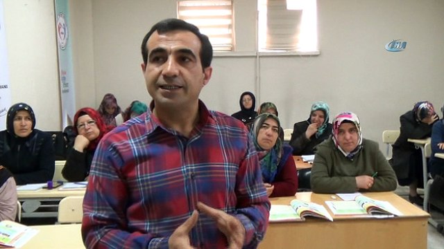 Okuma yazma seferberliği sürüyor... 56 yaşındaki Fatma Kara: 'Kör yatmışız, kör kalkmışız'