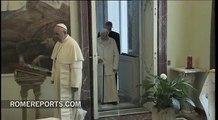 Pope Francis visits Benedict XVI: 