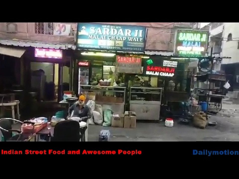 Indian Street Foods In Delhi -Sardar Ji Malai Chaap Wale - Tasty Street  Foods In India