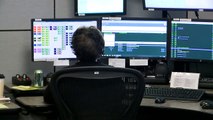 911 Dispatcher Coaches Man Through CPR, Helps Save Woman`s Life