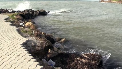 Çanakkale Boğazı'nın rengi değişti - ÇANAKKALE