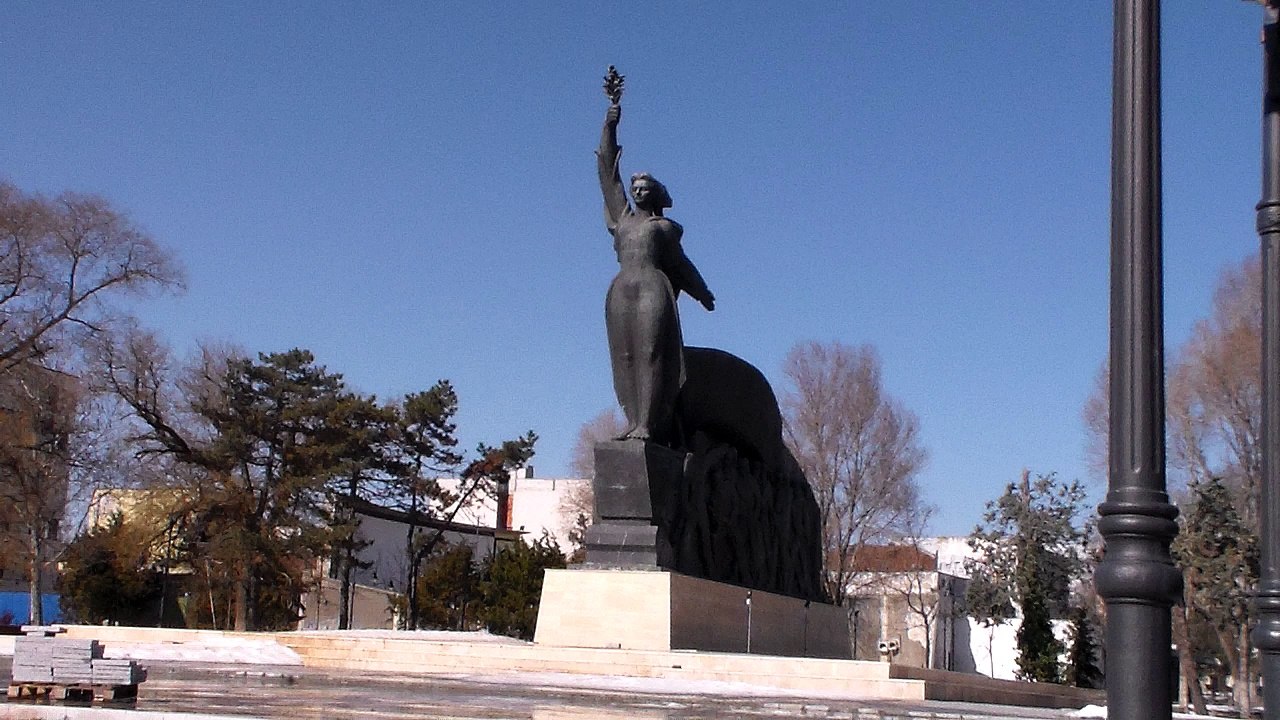Independence statue