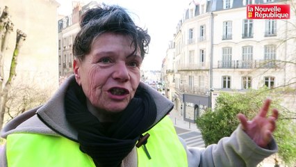 VIDEO. Des poèmes déclamés dans les rues de Blois