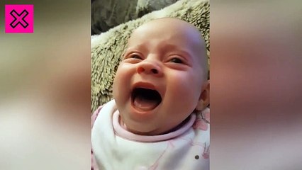 BEBE GRACIOSO SE ENFADA CUANDO LE CANTAN SUS PADRES