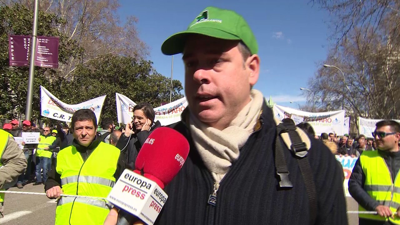 Miles de regantes se manifiestan en Madrid