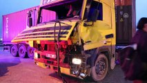 Denizli'de beton pompası ile tır çarpıştı: 2 yaralı