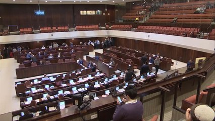 إسرائيل تتجه لسحب الهويات من المقدسيين