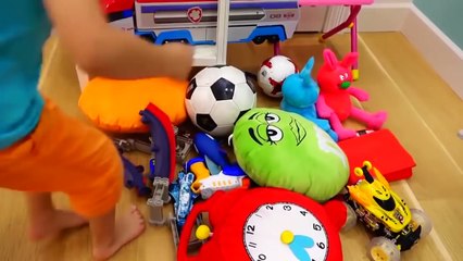 أغنية للطفل ملعب مع طفل مضحك