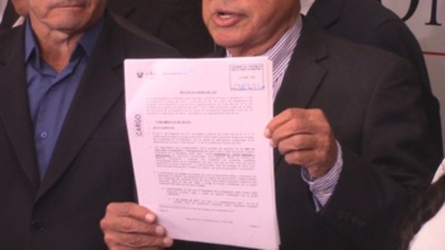 Congresistas opositores presentan moción de vacancia contra Kuczynski