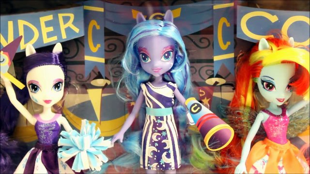 My Little Pony Equestria Girls Canterlot High Pep Rally Set featuring Vice Principal Luna