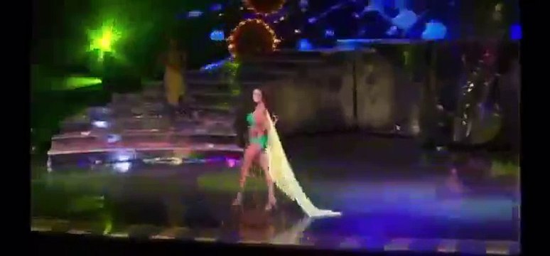 Hương Giang Idol trình diễn bikini nóng bỏng tại bán kết Hoa hậu Chuyển giới Quốc tế 2018