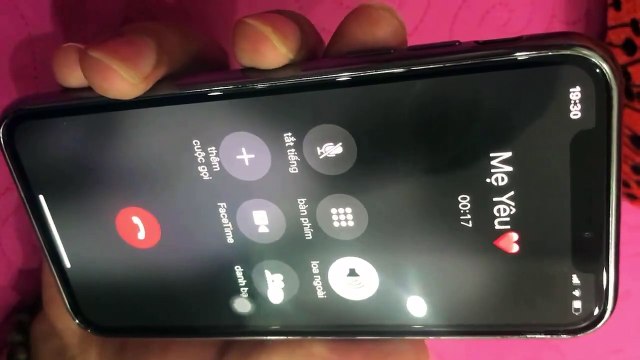 Dù bận rộn luyện tập vào giải, Anh Tư Bùi Tiến Dũng cũng không quên tặng quà 8.3 cho chị đẹp