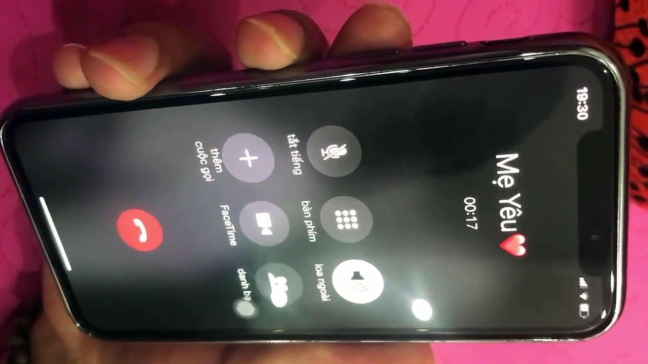 Dù bận rộn luyện tập vào giải, "Anh Tư" Bùi Tiến Dũng cũng không quên tặng quà 8.3 cho "chị đẹp"