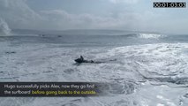 Pris dans les vagues ce Jet Ski frôle le drame pour sauver un surfeur !