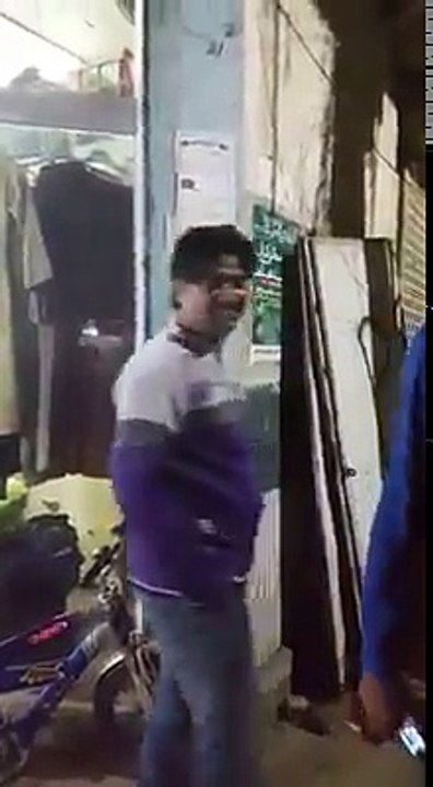 london se quaid ki call aa rahi hay.... Wonderfull voice goes viral