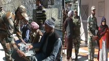 Indian Army arranges free eye operation in Kashmir | Oneindia News