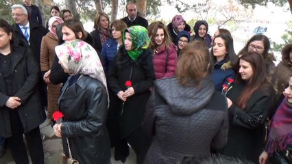 Nene Hatun’u kabri başında andılar