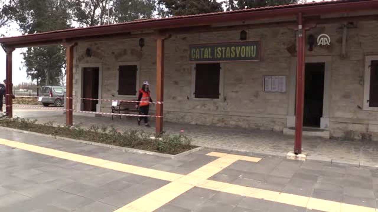 Tren Raylarına "Kadın Eli"Yle Yön Veriyor