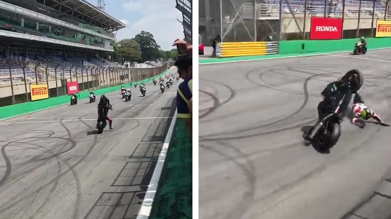 Un pilote de moto chute et se fait percuter au départ d'une course