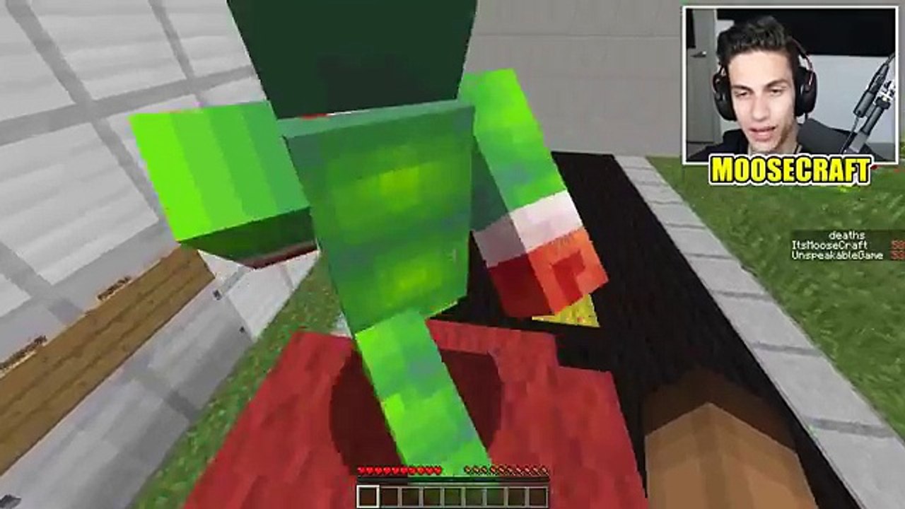 WHATEVER YOU DO. DONT TOUCH THE FLOOR! (Minecraft Trolling)