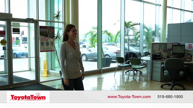 Certified Toyota Corolla Versus Hyundai Elantra - London, ON