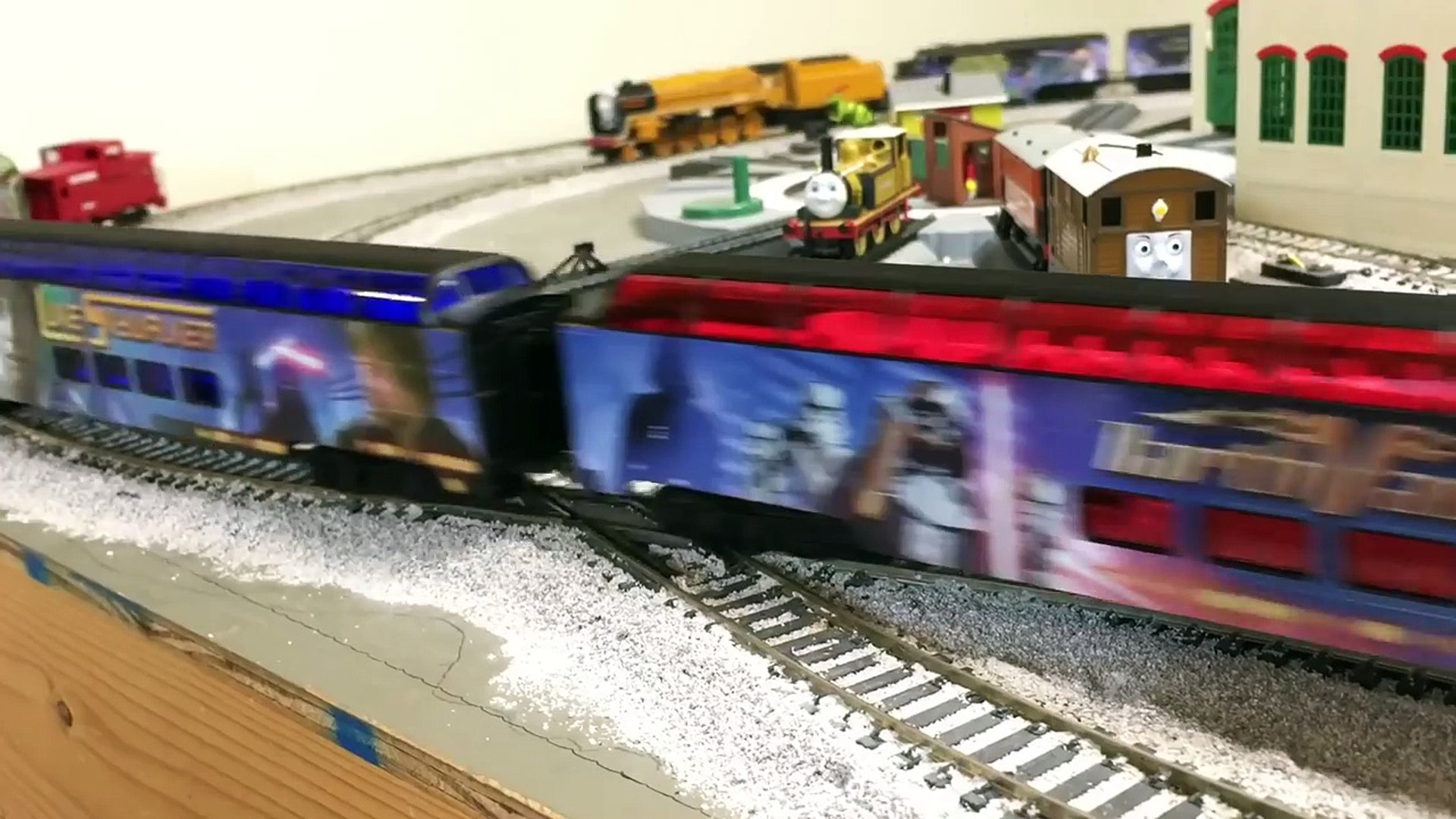 Hornby Murdoch Locomotive Thomas and Friends with Passenger Coaches and  Very Long Train - video Dailymotion