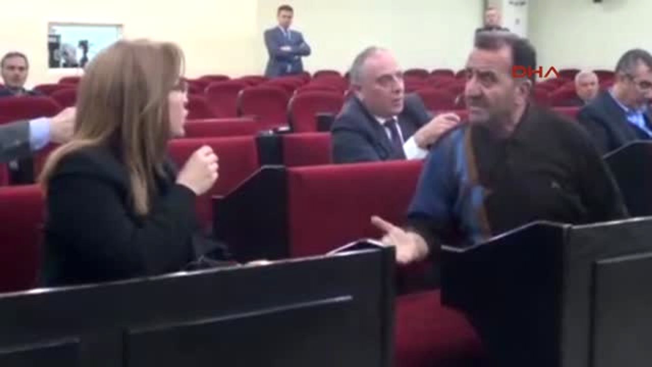 Zonguldak CHP'li Meclis Üyesi, MHP'li Kadın Meclis Üyesinin Üzerine Yürüdü